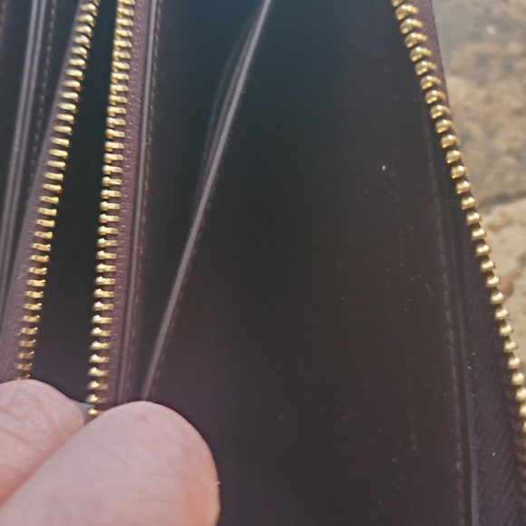 Louis Vuitton Amarante Monogram Bordeoux Vernis Zippy Wallet - Picture 11 of 13